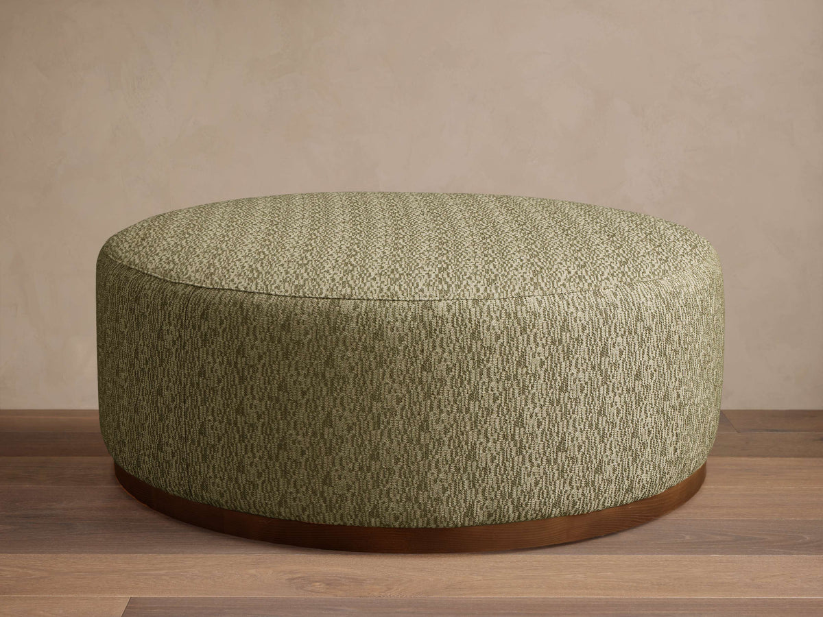 Ryles Plinth Ottoman – ANDIE OLIVE, 42" pour atelier