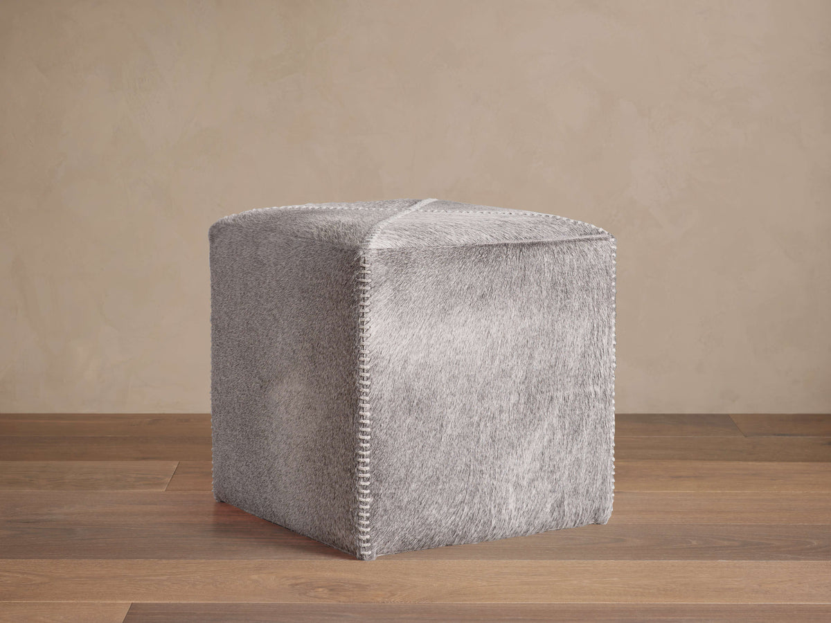 Hide Whipstitch Pouf – GREY pour atelier